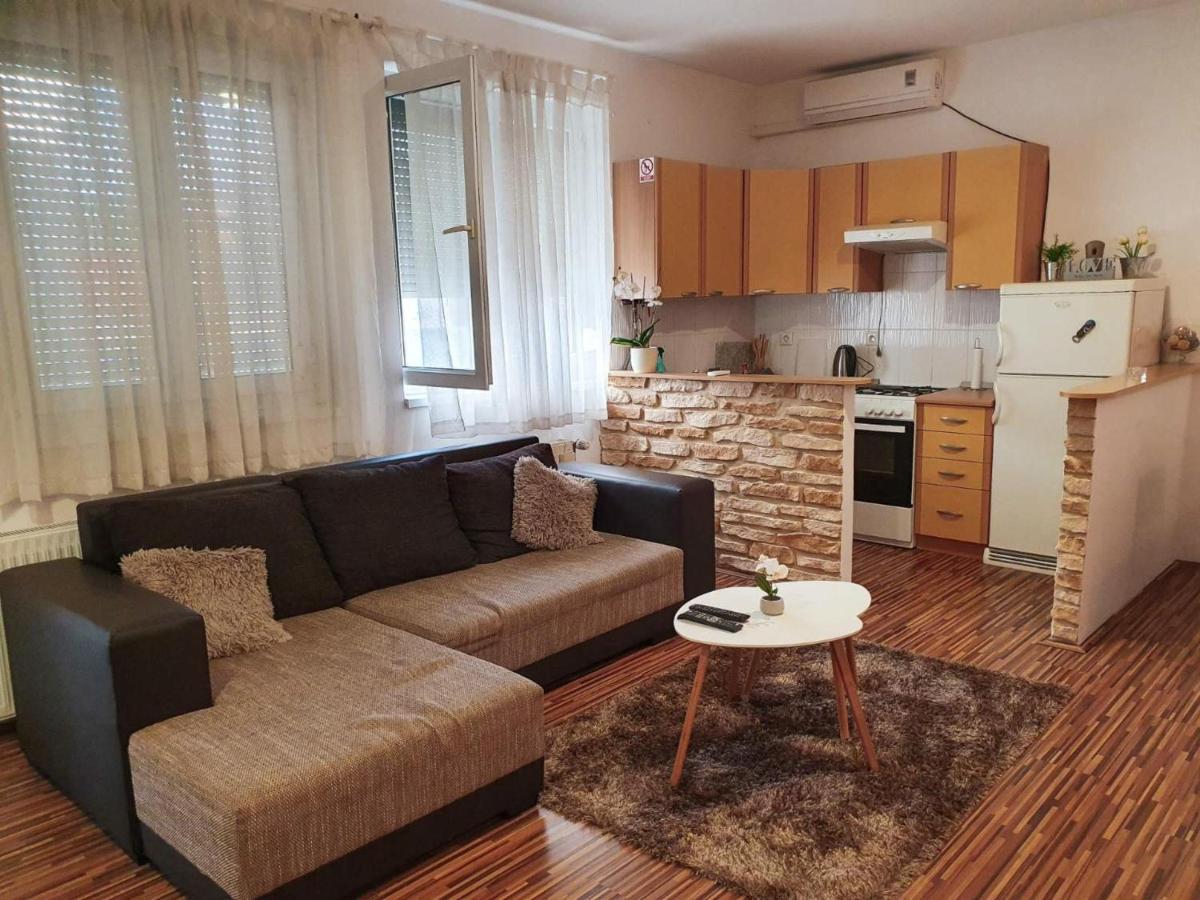Apartment Laura & Lucija Осиек Экстерьер фото