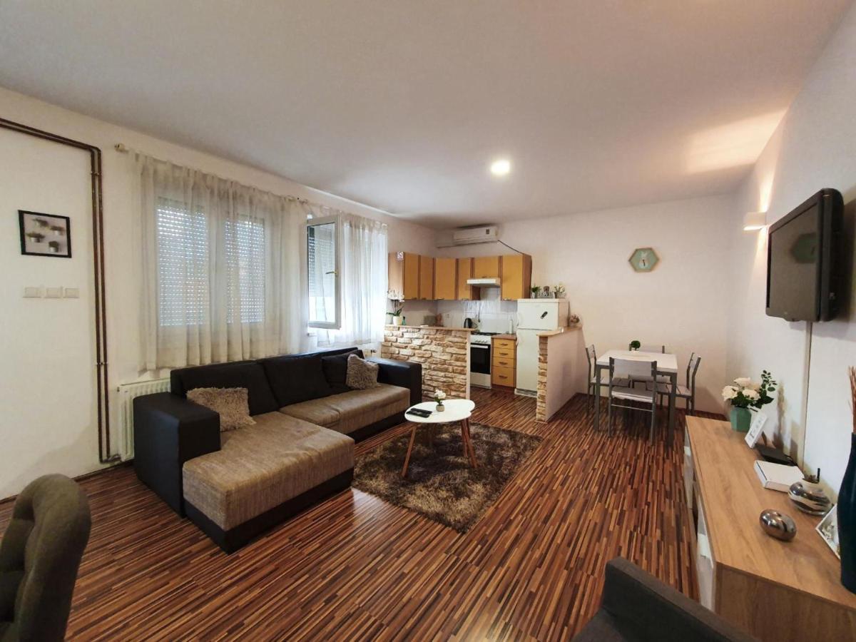 Apartment Laura & Lucija Осиек Экстерьер фото