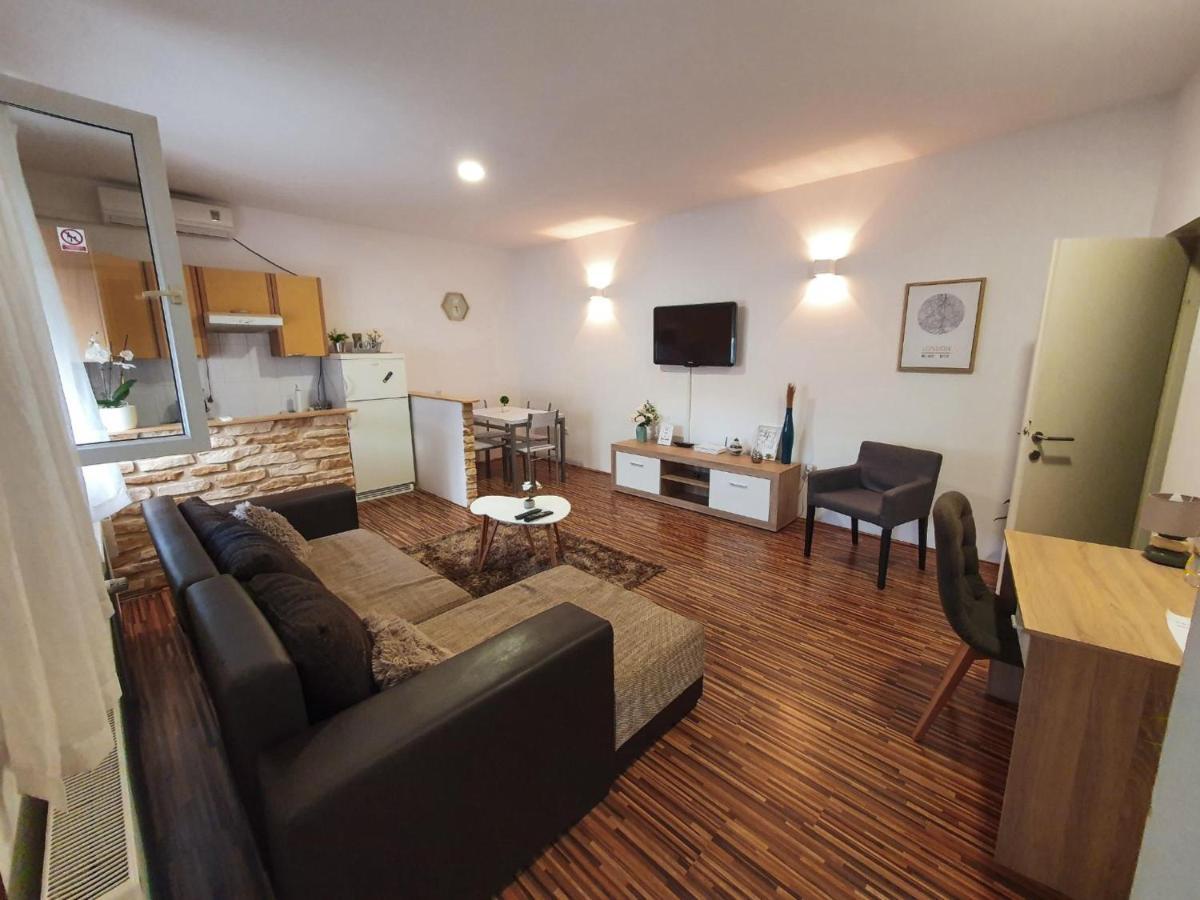 Apartment Laura & Lucija Осиек Экстерьер фото